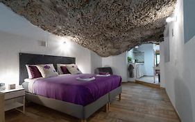 Romantic Cave With Big Terrace Overlooking The Sea